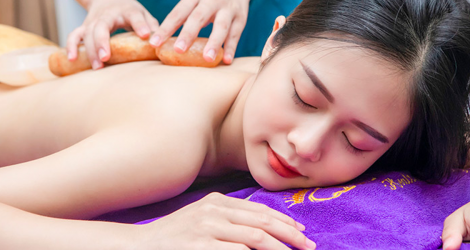 Massage body trị liệu chuyên sâu tặng kèm trải nghiệm 03 phòng xông hơi Đá muối Hoàng thổ Tuyết lạnh tại King - Queen Health & Beauty