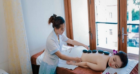 Trọn Gói Massage Body Kết Hợp Xông Ướt Tinh Dầu Thải Độc Cơ Thể Tại Viện Đào Tạo Thẩm Mỹ Quốc Tế Saturn