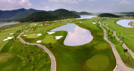 Chơi golf tại Legend Hill Golf Resort - Áp dụng thứ 7 Chủ nhật