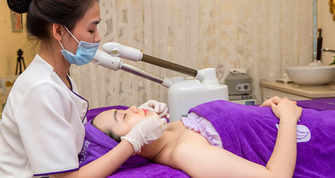 Trị mụn công nghệ Bio Light tại Uyên Beauty Medical Skincare
