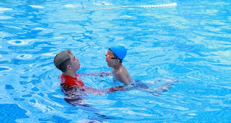 Khóa học bơi cơ bản dành cho trẻ em tại Bể bơi Thiên Nhiên Khang An VOV