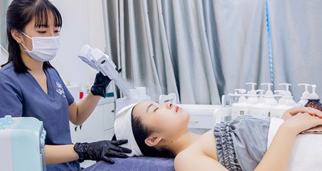 Trị mụn chuyên sâu tại Yến Spa & Beauty