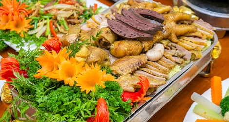 Set ăn gà Đông Tảo đủ món tại Nhà hàng Nhật Nam