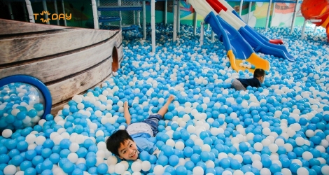 Combo vé chơi nhà bóng Lego và nhà gỗ liên hoàn tại khu vui chơi Snow Town Sài Gòn