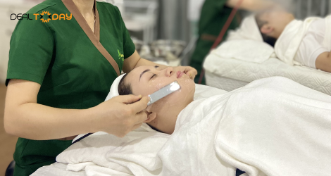 Điều trị nám tàn nhang đồi mồi thẩm quang ánh sáng Magic Light Hàn Quốc tại Hệ thống Lụa Spa