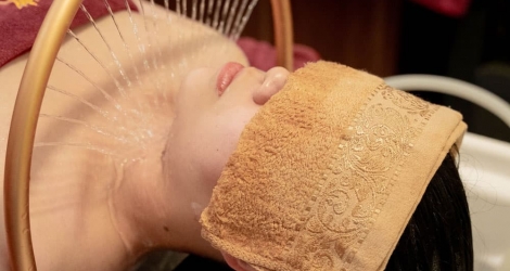 Gội đầu dưỡng sinh và massage cổ vai gáy tại Phương Hoàng Y