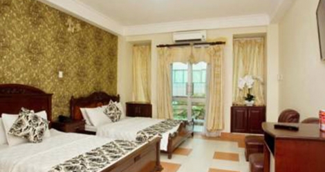 Phòng Deluxe Balcony 2N1Đ dành cho 02 khách - Khách sạn Quỳnh Kim TP. Hồ Chí Minh