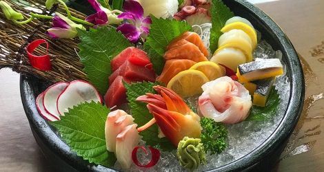 Buffet sushi sashimi cao cấp tại Chotto Sushi BBQ