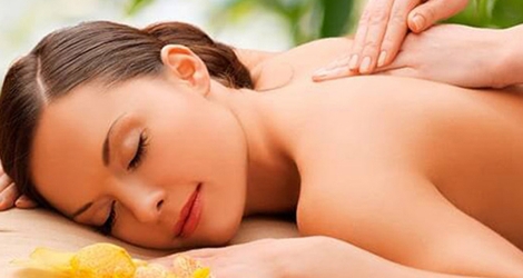 Massage body bấm huyệt đá nóng thư giãn giảm stress tại Hà Spa