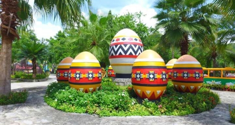 Vé Khu du lịch Trăm Trứng -  Ngâm thảo dược bồn trứng Trăm Trứng