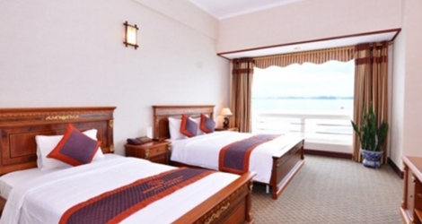 Phòng Grand Suite Sea View 2N1Đ - Khách sạn Grand 4 sao Hạ Long