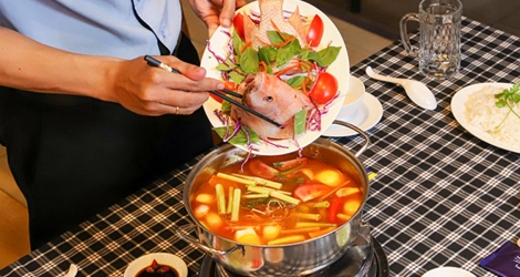 Lẩu riêu cá điêu hồng & cơm chiên hải sản dành cho 2 người tại Nhà hàng Nhật Nam