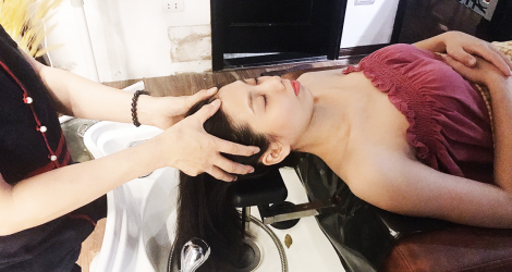 Gội đầu dưỡng sinh kết hợp massage cổ vai gáy chuyên sâu tại Estheva Nail Room