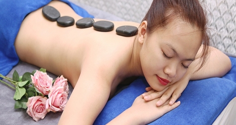 Massage body đá nóng thư giãn, bấm huyệt, foot và đá nóng tại Home Spa