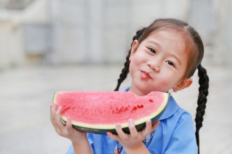 Trái cây tươi - Món tráng miệng mùa hè ngon lành và bổ dưỡng