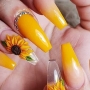 Thiết Kế Nail Hoa Mai Và Hoa Đào Nhẹ Nhàng, Rực Rỡ Ngày Xuân