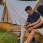 Cắm trại giữa thiên nhiên và hoạt động giải trí ngoài trời cho bé