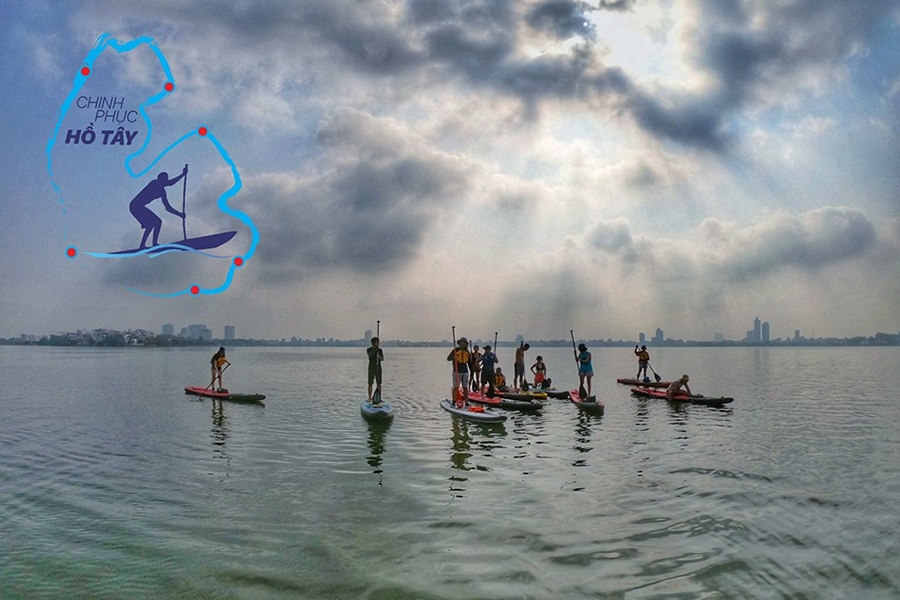 Chèo SUP chinh phục Hồ Tây