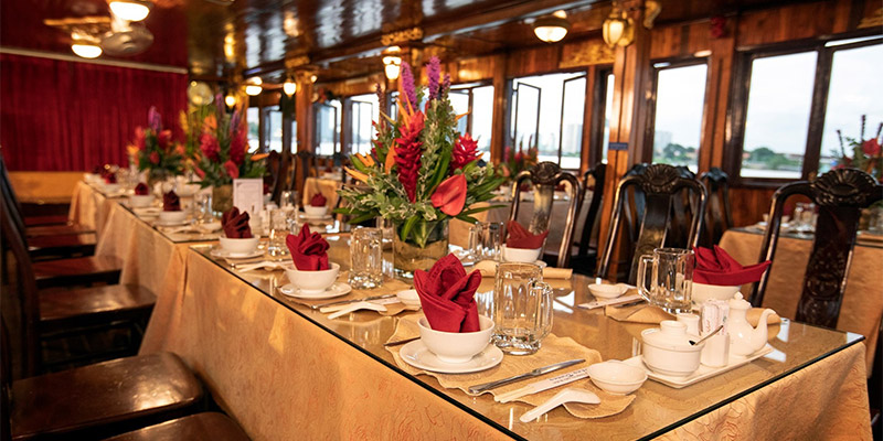 Tour du ngoạn và ăn tối set menu trên tàu Hòn Ngọc Viễn Đông