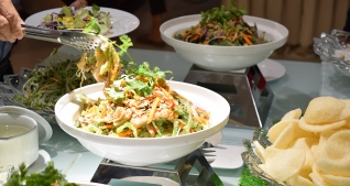 Buffet Chay buổi tối mùng 01 và 15 âm lịch hàng tháng với gần 40 món ăn chay tại Nhà Hàng Tiệc Cưới Rạng Đông