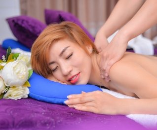 Massage Foot Body và ngâm chân thảo dược tại Hà Phương Professional