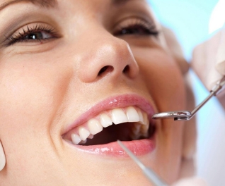 Lấy cao răng siêu âm và Tẩy trắng răng công nghệ cao