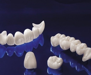 Làm răng sứ Titan - Bảo hành 02 năm tại Nha khoa Đại Lợi