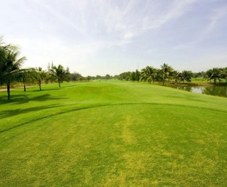 Sân golf 18 lỗ tại VietNam Golf & Country Club Thủ Đức - TP.HCM