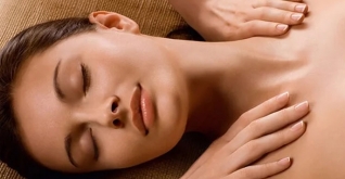 Massage trị liệu cổ vai gáy chuyên sâu tại Đinh Tâm Spa