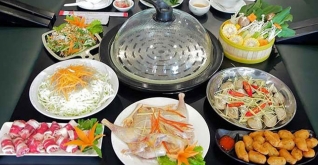 Set lẩu hơi tươi ngon dành cho 5-6 người tại nhà hàng Lẩu Sauna Cường Thịnh
