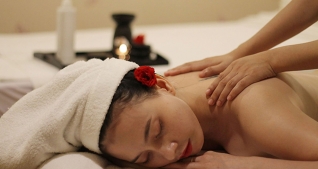 HCM – Dịch vụ Massage body thư giãn tại Hương Tre Clinic