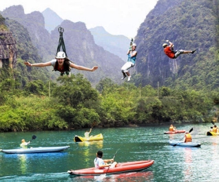 Tour VIP Quảng Bình 1N - Động Thiên Đường - Trải nghiệm chèo thuyền Kayak và đu Zipline sông Chèo