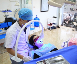 Tẩy trắng răng công nghệ Bleach Right tại Nha khoa Quốc tế Việt Nhật