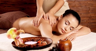 Massage body thuốc nam chữa xương khớp từ gốc tại E.Spa