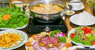 Set lẩu riêu cua đồng dành cho 3-4 người tại Xứ Đôông Quán