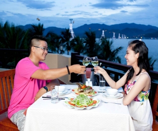 Phòng Deluxe Ocean View 2N1Đ Vinpearl Nha Trang Resort - Trọn gói ăn 03 bữa (Không giới hạn vé vào cửa khu Vinpearl và Safari)