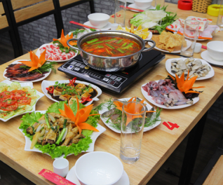 Lẩu Thái chua cay dành cho 04 - 05 người tại Nhà hàng Nhật Oanh