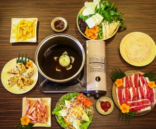 Lẩu Nấm Bò Úc dành cho 03 - 04 người tại Nhà hàng Quê Hương Furusato