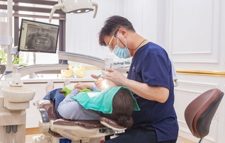 Khám tổng quát răng miệng chuyên sâu  chụp X-quang  lấy cao răng  đánh bóng tại NK Miso Dental