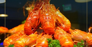 Buffet trưa cuối tuần & lễ hải sản tôm hùm và 100 món truyền thống tại Mermaid Restaurant La Vela 5 sao