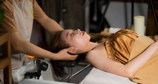 Gội đầu dưỡng sinh Vip 1 kết hợp massage cổ vai gáy chuyên sâu tại Thiền Tĩnh Massage Wellness Center