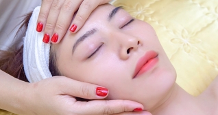 HN - Điều trị mụn hiệu quả tại Emily Trịnh Beauty Spa