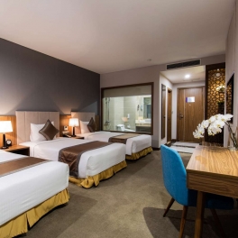 Nghỉ dưỡng phòng Deluxe Triple tại khách sạn Mường Thanh Luxury Viễn Triều - Nha Trang