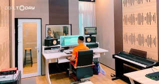 Thu âm bài hát đơn ca phòng tiêu chuẩn dành cho 01 người tại CT Bắp Studio
