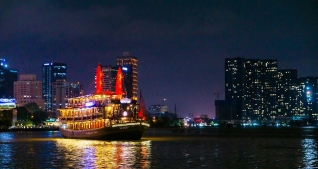 Tour Du ngoạn sông Sài Gòn và Ăn tối set Menu trên Du thuyền Indochina Junk  tàu gỗ - 01 khách