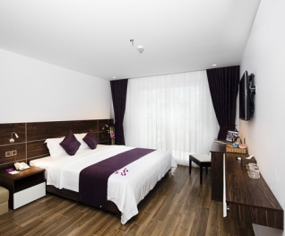 Balcony Nha Trang Hotel 4*: Phòng Senior Ocean View có ban công dành cho 02 người