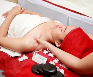Massage body Thụy Điển kết hợp xông hơi tẩy tế bào chết