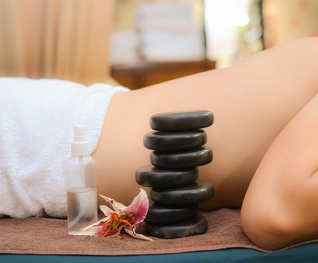 Massage body đá nóng, xông hơi khô tinh dầu tại Khiếm thị Sen Vàng