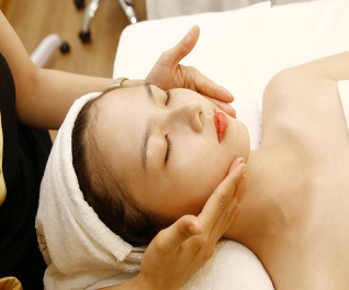 Massage Mặt Cơ Bản Tại Her Spa