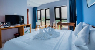 Phòng Deluxe seaview dành cho 2 khách kèm ăn sáng tại khách sạn Stellar Phú Quốc